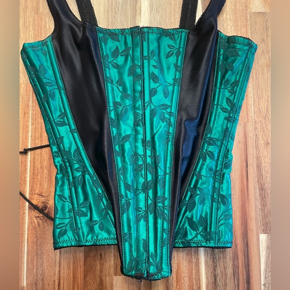 Emerald satin lace up corset with ivy pattern - Picture 8 of 10